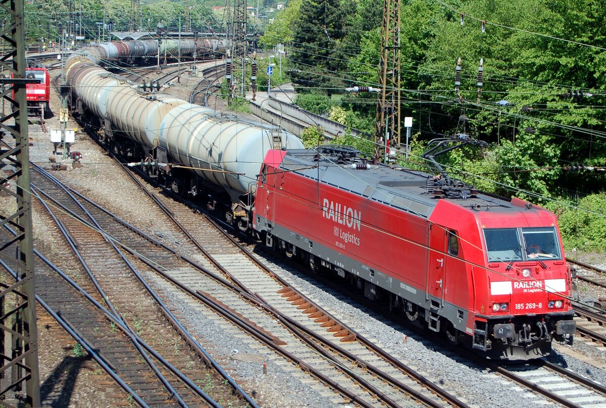 185 269-8 mit Kesselwagen-Ganzzug in Ulm am 07.05.2009.