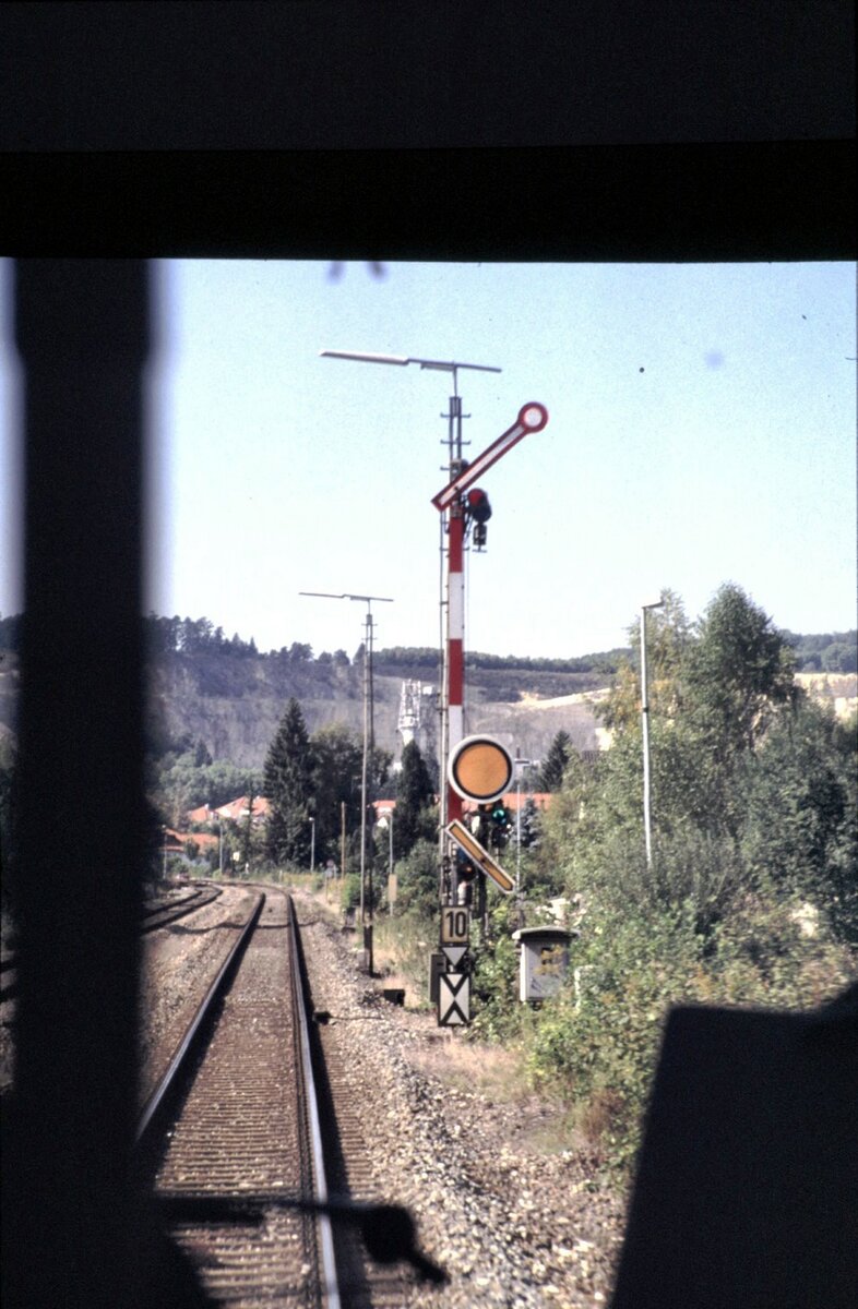 798 652-4 Ulmer Spatz, dem Triebwagenführer über die Schulter gesehen bei Ulm am 20.09.1997.