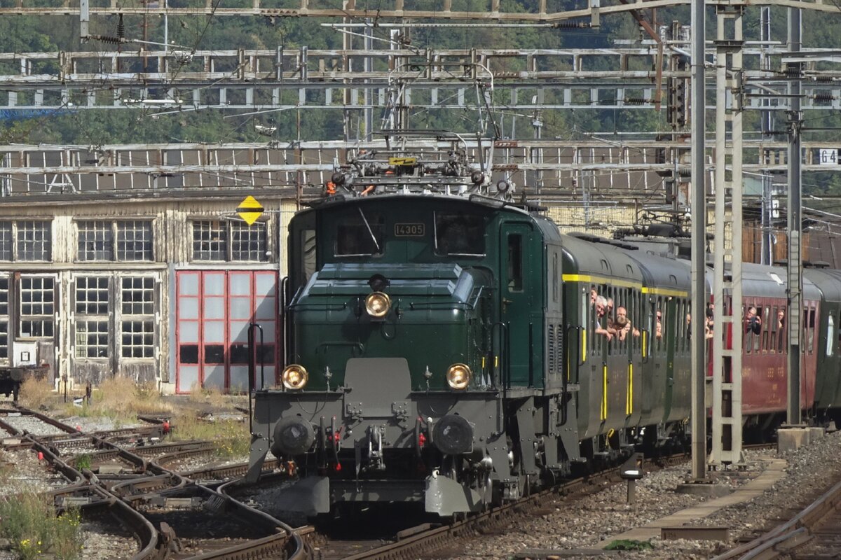 Am 17 September 2023 treft 14305 mit ein Sonderzug in Olten ein.