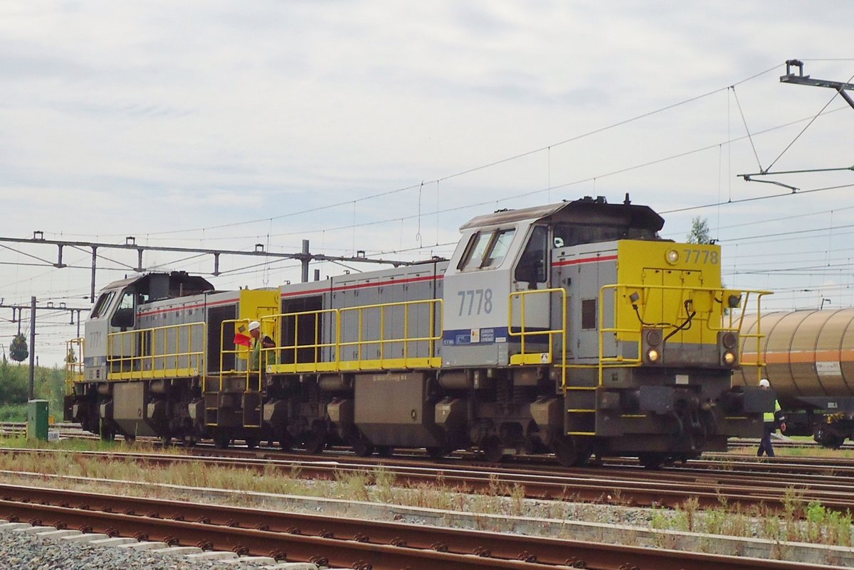 Am 24 Juli 2015 steht SNCB 7778 in Lage Zwaluwe.
