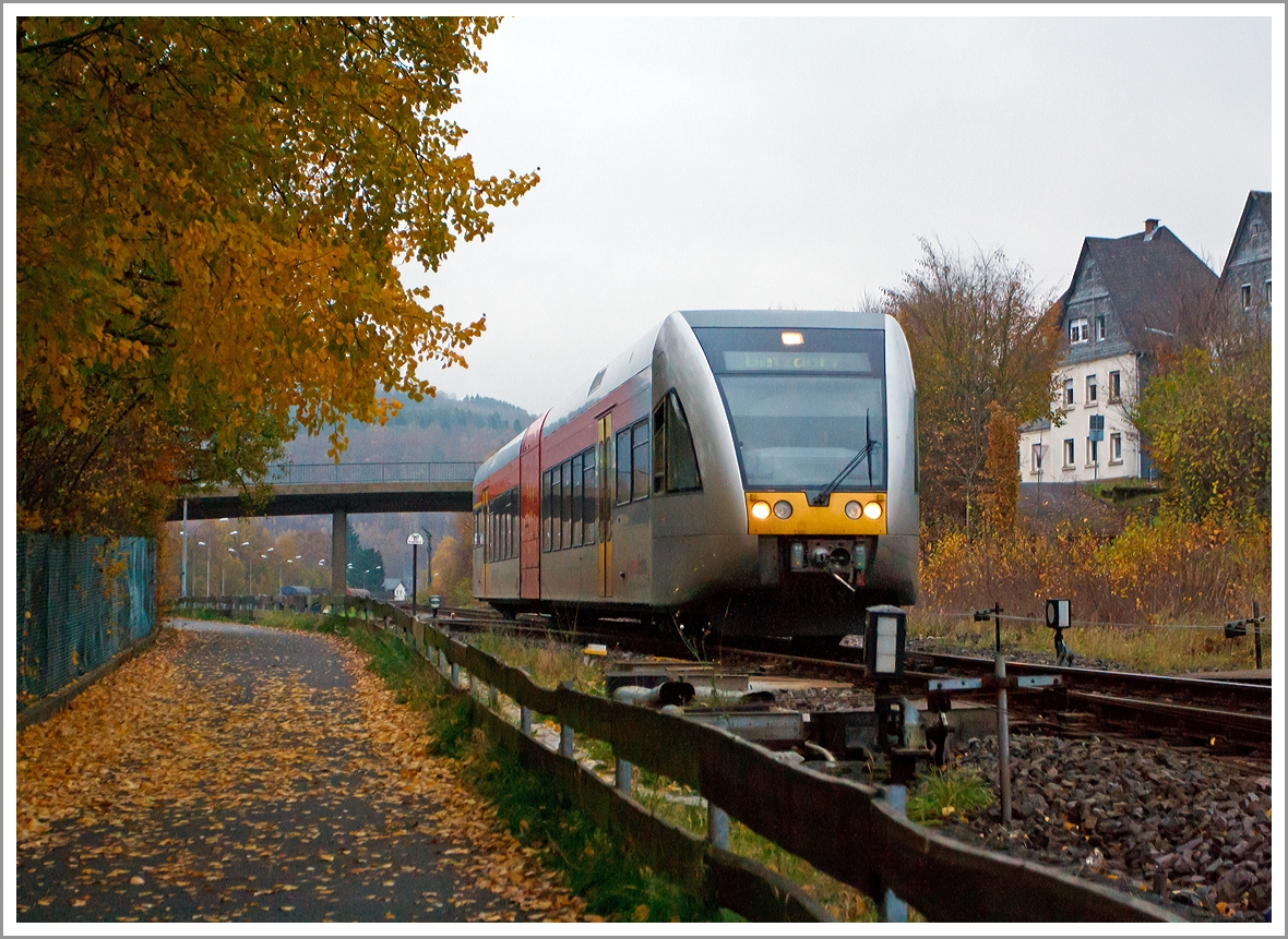An einem tr�ben November Nachmittag.....
Ein Stadler GTW 2/6 (BR 646) der Hellertalbahn kommt am 18.11.2013 von Neunkirchen und erreicht gleich den Bahnhof Herdorf.
