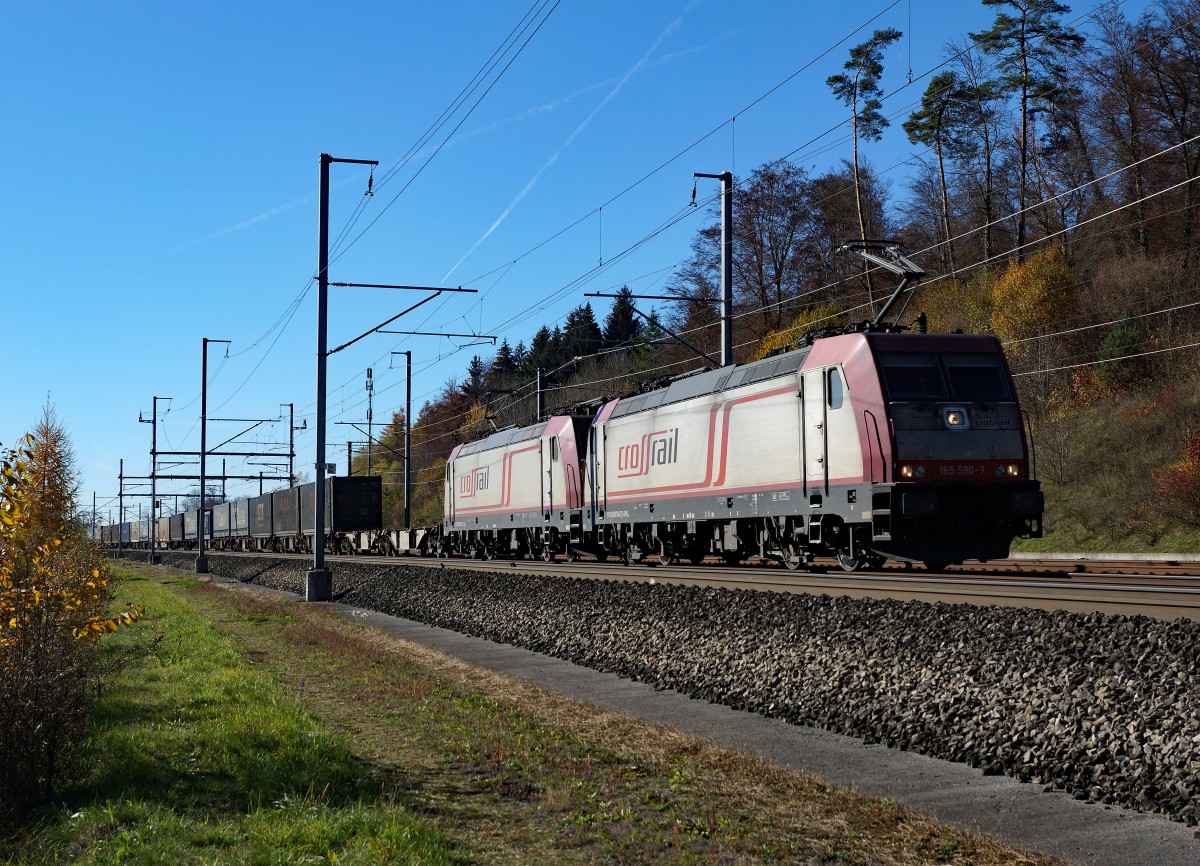 CROSSRAIL: Güterzug mit einem  Doppelpacket  im morgendlichen Gegenlicht bei Roggwil-Wynau am 7. Oktober 2015.
Foto: Walter Ruetsch 