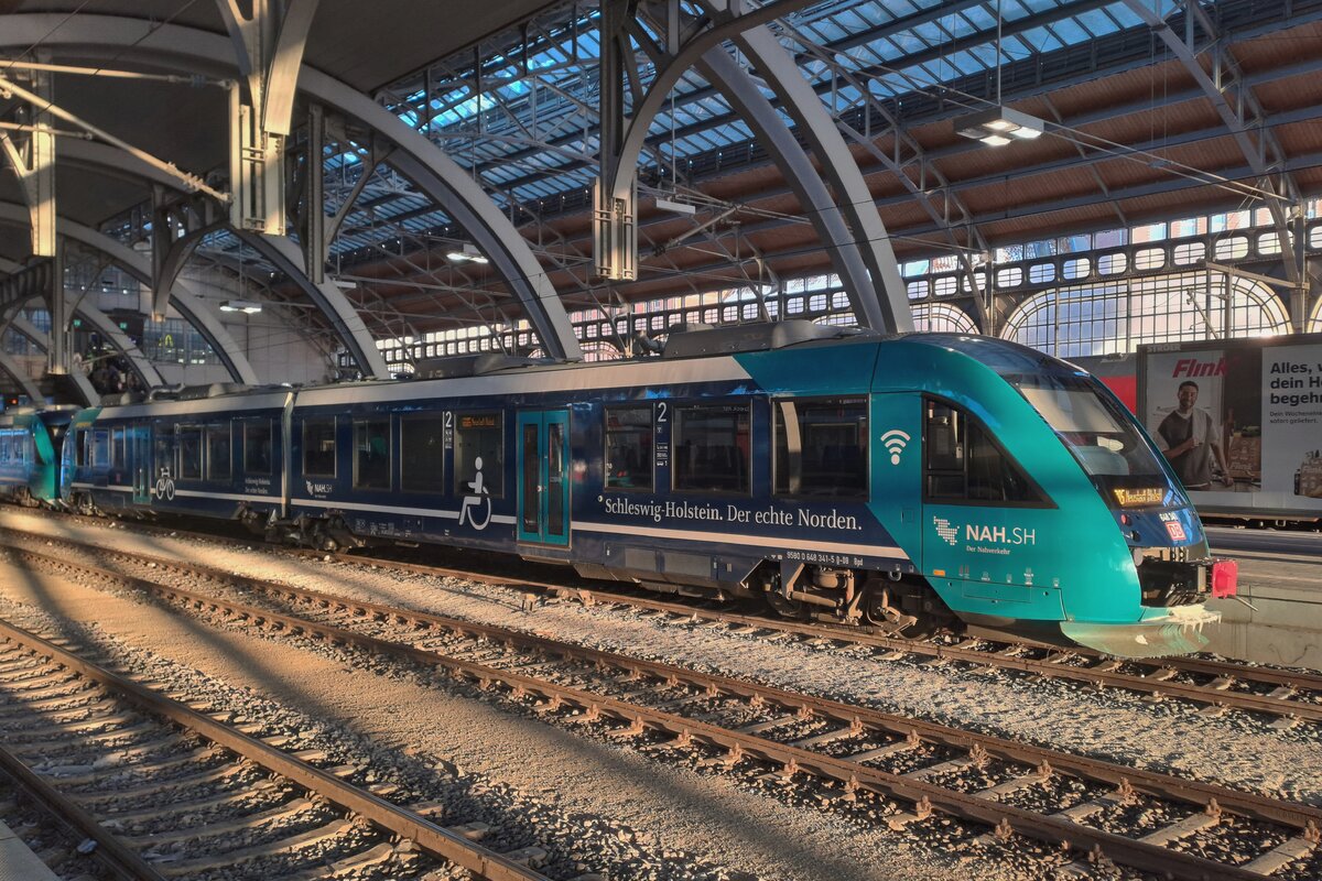 DB 648 341 steht am 19 Februar 2026 in Lübeck Hbf.
