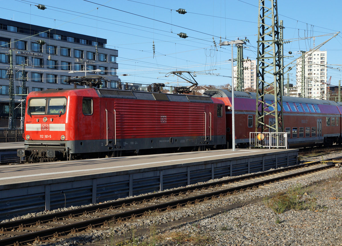 DB: Impressionen des Bahnhofs Stuttgart Hbf vom 3. Dezember 2016.
Foto: Walter Ruetsch