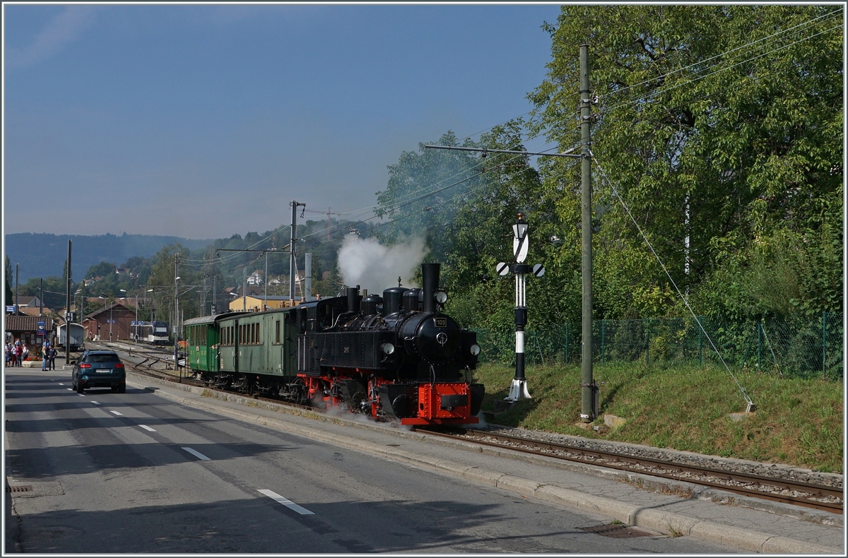 Der Blonay-Chamby Klassiker bei herrlichem Wetter: Die Blonay-Chamby G 2x 2/2 105 fährt am der Hippschen Wendescheibe, dem Ausfahrsignal von Blonay vorbei in Richtung Chamby

19. Sept. 2020