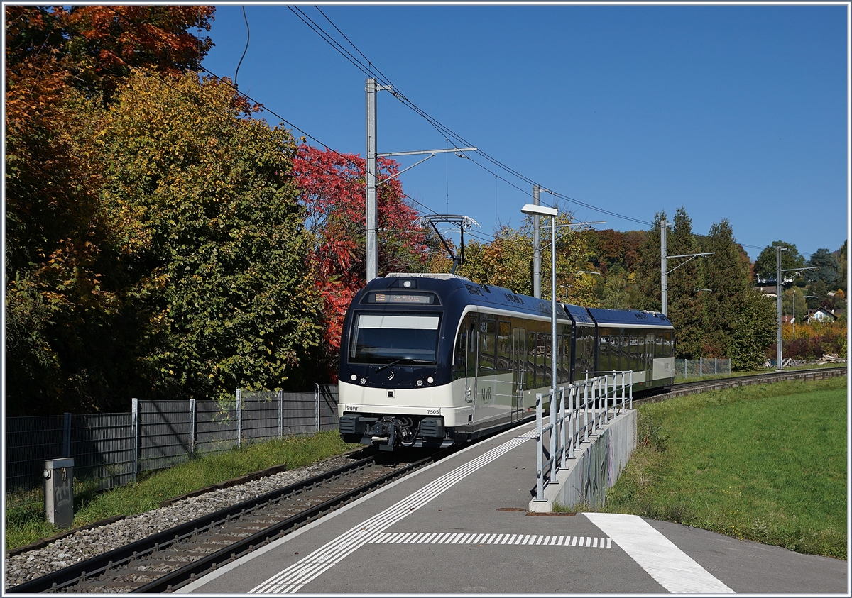Der CEV MVR ABeh 2/6 7505 verlässt den Halt Château d'Hauteville Richtung Les Pléiades.
18. Okt. 2017