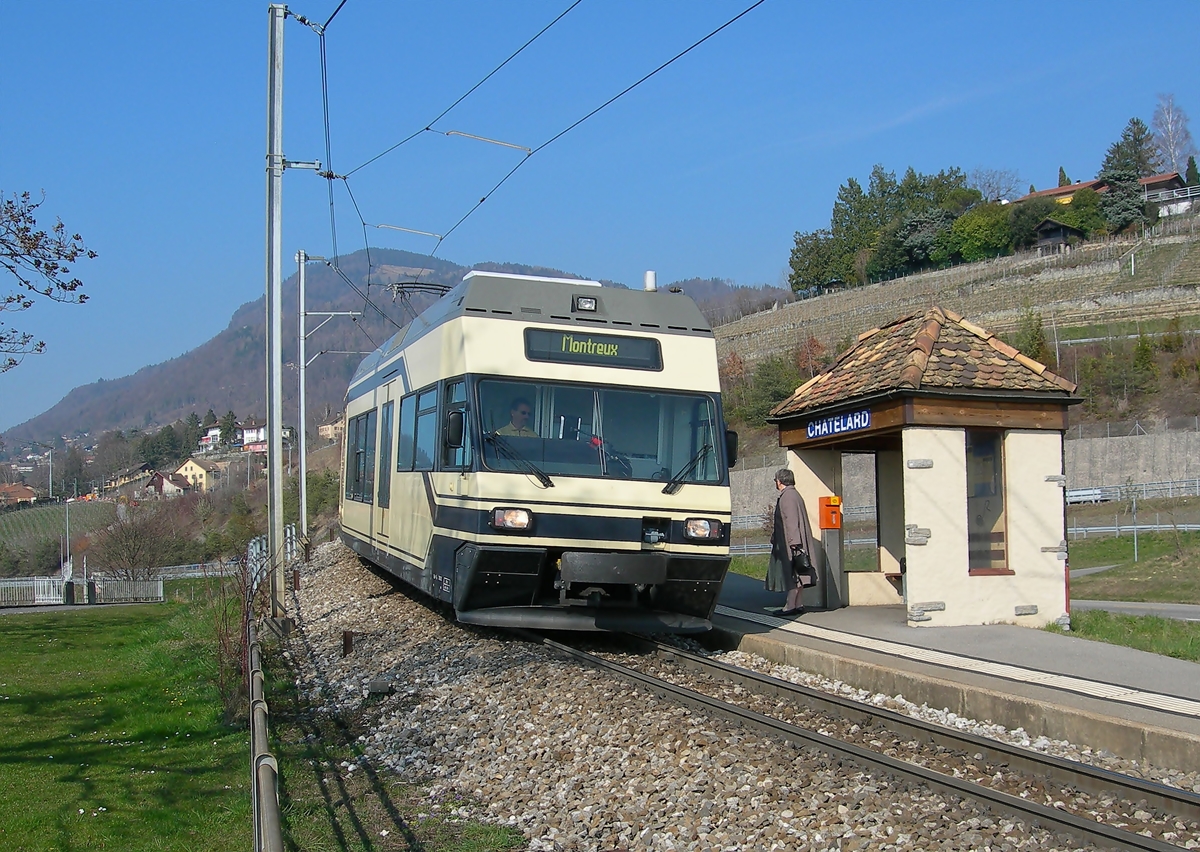 Der CEV MVR Be 2/6 7002 beim Halt in Châtelard VD.
14. März 2007