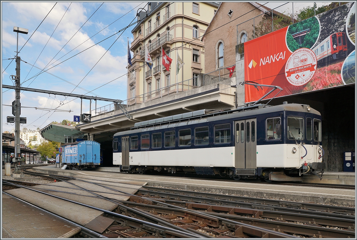 Der MOB Be 4/4 1006 (ex Bipperlisi) steht abfahrbereit in Montreux. 

12. Oktober 2020