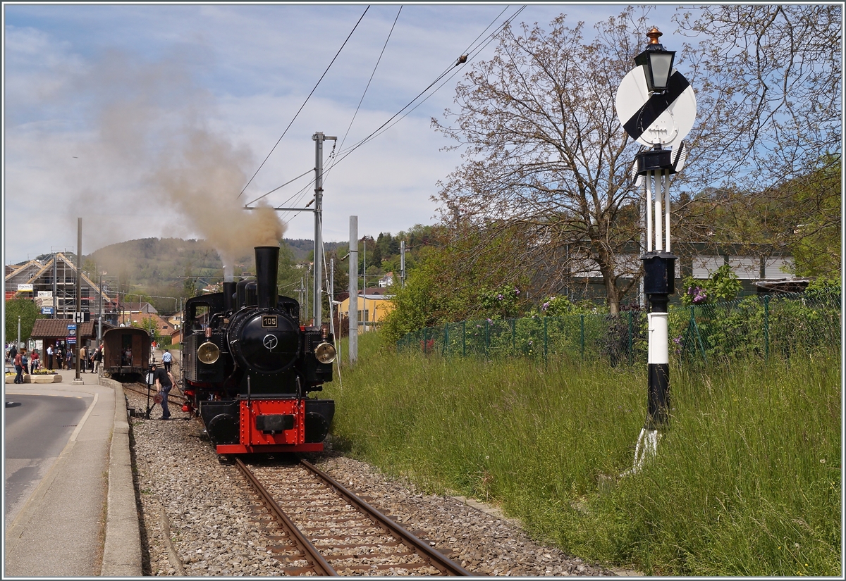 Die Blonay Chamby Bahn G 2x 2/2 105 rangiert in Blonay.

9. Mai 2021