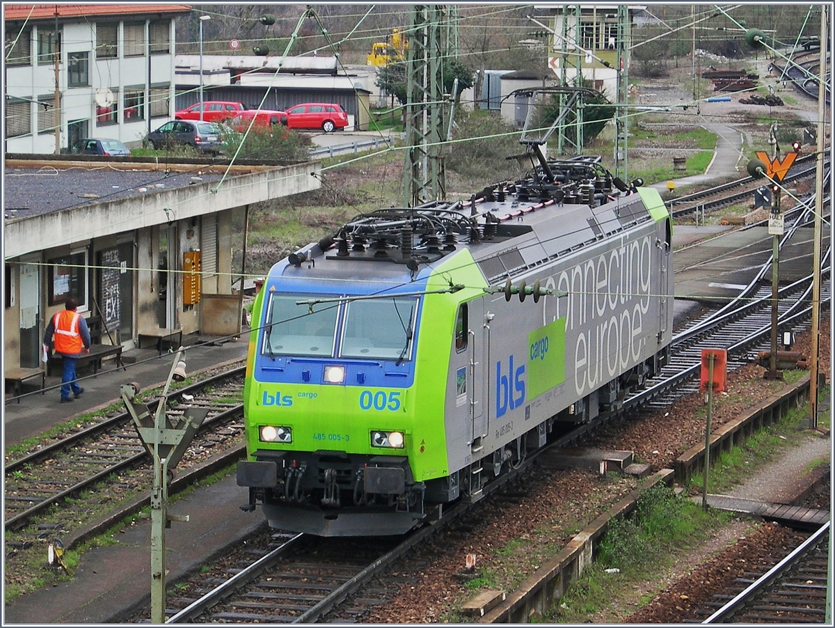 Die BLS Re 485 005-3 in Weil am Rhein.
12. April 2006