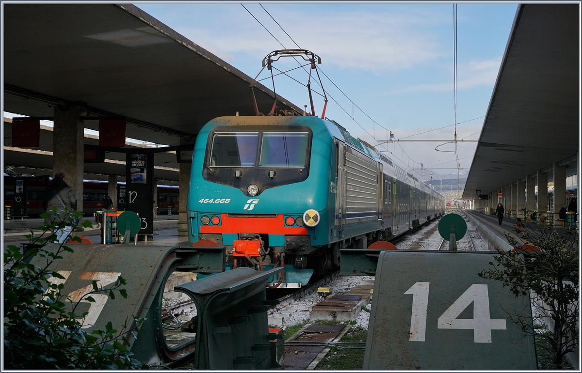 Die FS E 464 668 in Firenze SMN.

14. Nov. 2017