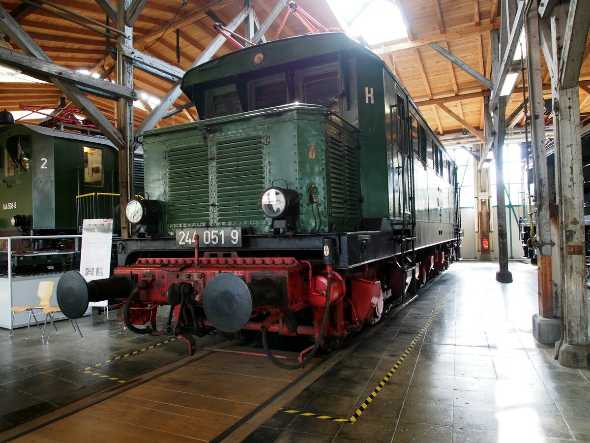 E 44  244 051-9 in der Bahnwelt Freilassing am 01.09.2019.