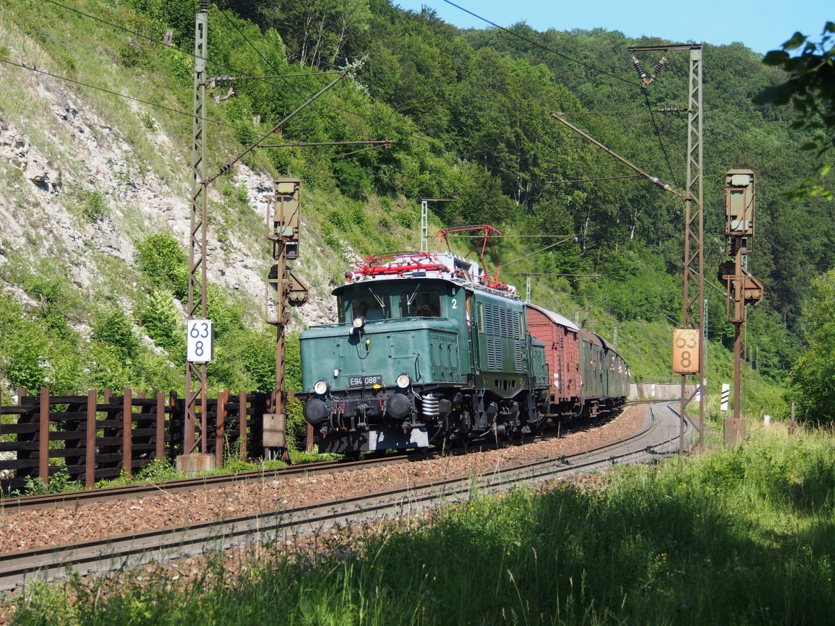 E 94 088 mit einem Sonderzug auf der Geislinger Steige, am 22.06.2014.