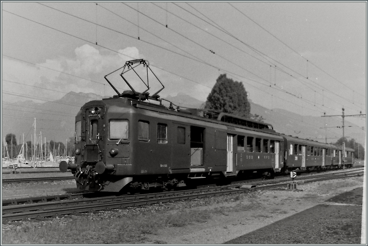 Ein typische Nebenbahnregionalzug vor dreissig, vierzig Jahren: BDe 4/4, B und Bt.
Als diese Bild am 21. Juli 1994 in Le Bouvert aufgenommen wurde, waren jedoch diese Z�ge schon nicht mehr so weit verbreitet.
BDe 4/4 1625 mit einem Leichstahl B und Bt als Regionalzug Monthey - St-Gingolph (Suisse) - Monthey. 
