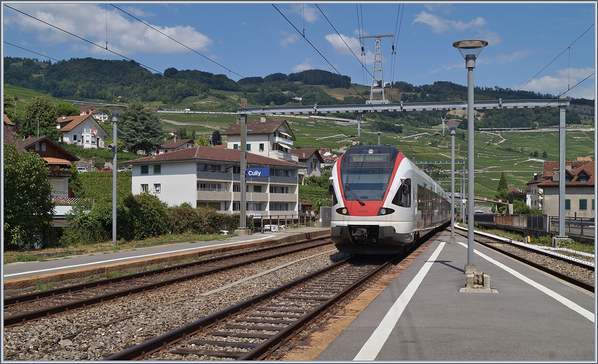 Ein Zugsuchbild, den neben dem einfahrenden Regionalzug nach Allaman ist noch ein zweiter Zug zu sehen…

Cully, den 30. Juli 2019
