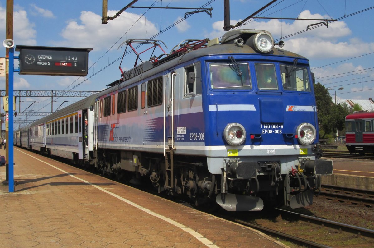 EP08-008 steht am 29 April 2016 in Leszno.