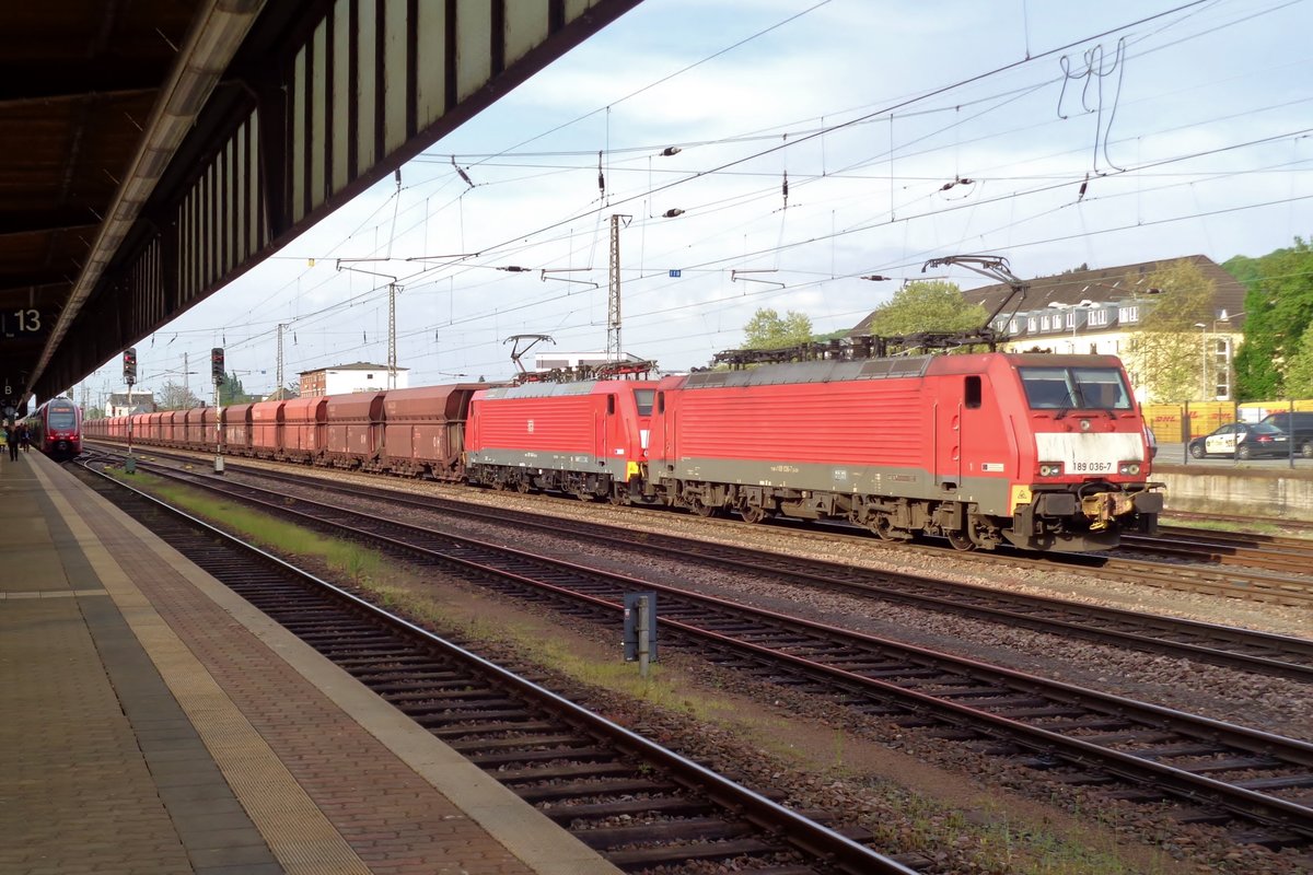 Erzbomber mit 189 036 durchfahrt in aller Rühe am 29 April 2018 Trier. 