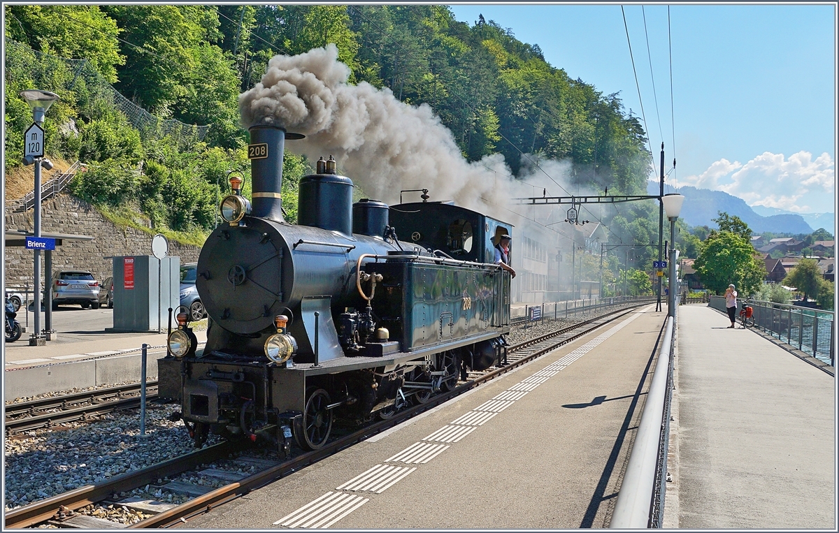 Herrlich rauchend rangiert die Ballenberg Dampfbahn G 3/4 208 in Brienz.

(Schweizer Dampftage Brienz 2018)

30. Juni 2018  