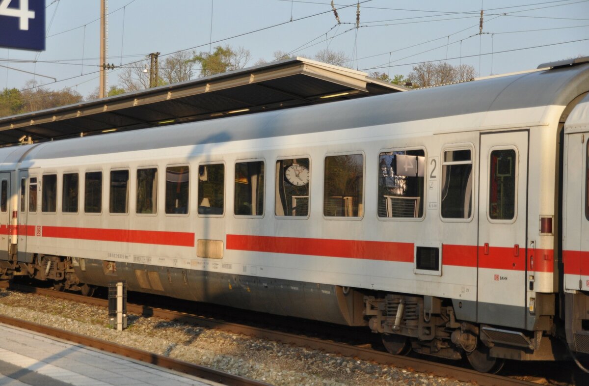 IC 2.Klasse Großraumwagen Bvmz in Günzburg am 13.04.2014.