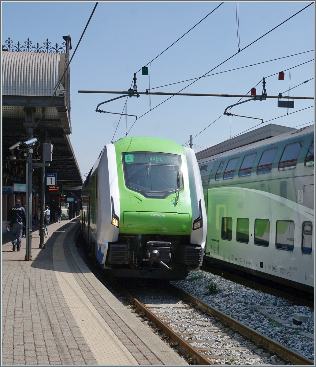 Im Bahnhof Varese NORD wartet ein Ternord ETR 421/521/621  ROCK  auf die Abfahrt nach Laveno Mombello Lago. Allem Anschein nach haben auch hier die ETR 421/521/621 die Leistungen übernommen und die Trenord ALe 711 abgelöst. 

23. Mai 2023