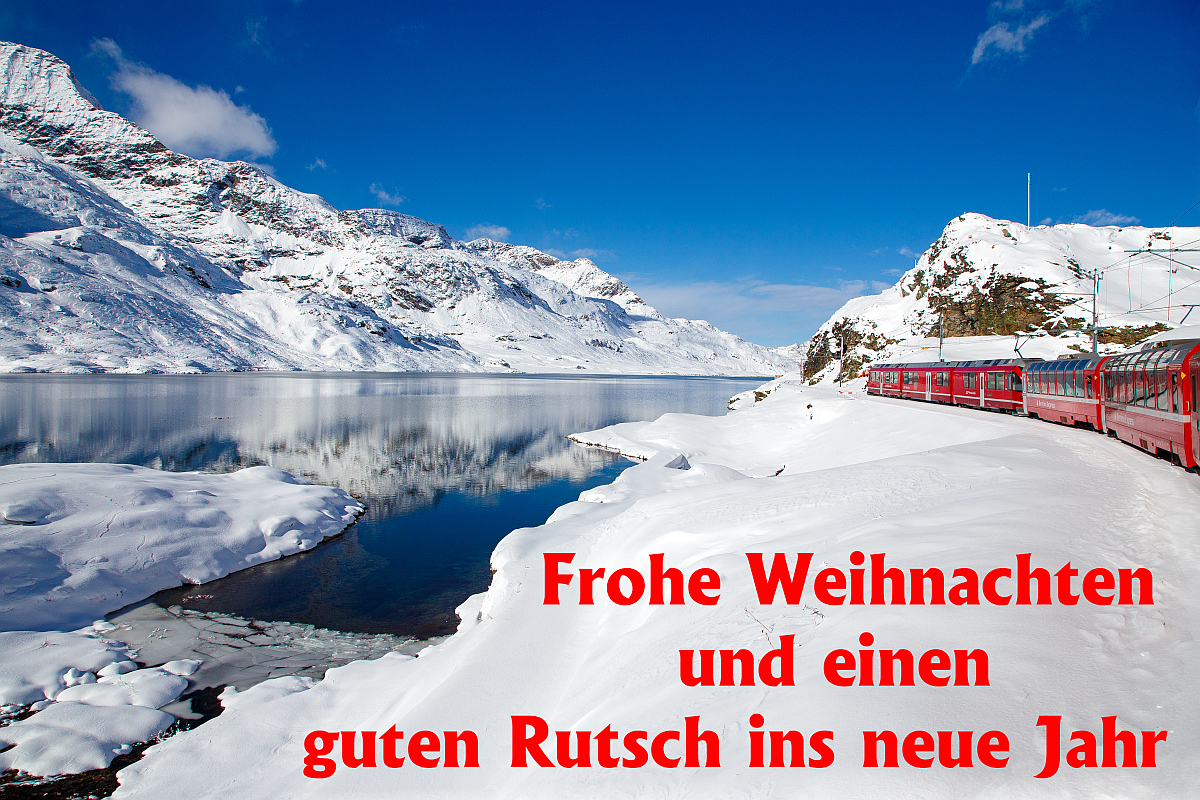 
Meine besten Weihnachtswüsche an alle.........

Zum Bild:
Geführt von dem ALLEGRA-Zweispannungstriebzug RhB ABe 8/12 – 3501 „Willem Jan Holsboer „ erreicht am 04.11.2019  unser RhB Regionalzug von Tirano nach St. Moritz, bald den höchten Punkt der Berninabahn, Ospizio Bernina. Links der Lago Bianco (wobei „weiß  ist er bei dem Wetter nicht).
