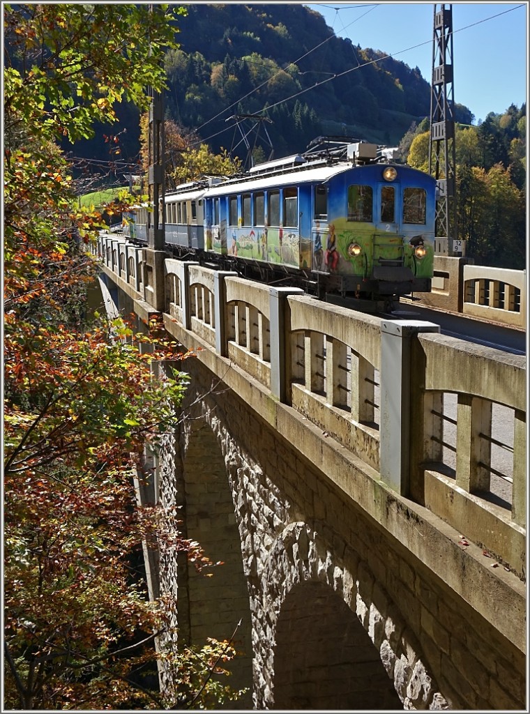 Mit dem ASD BDe 4/4 Nr.2 an der Spitze erreicht der Extrazug bald Le Sépey.
(18.10.2014)