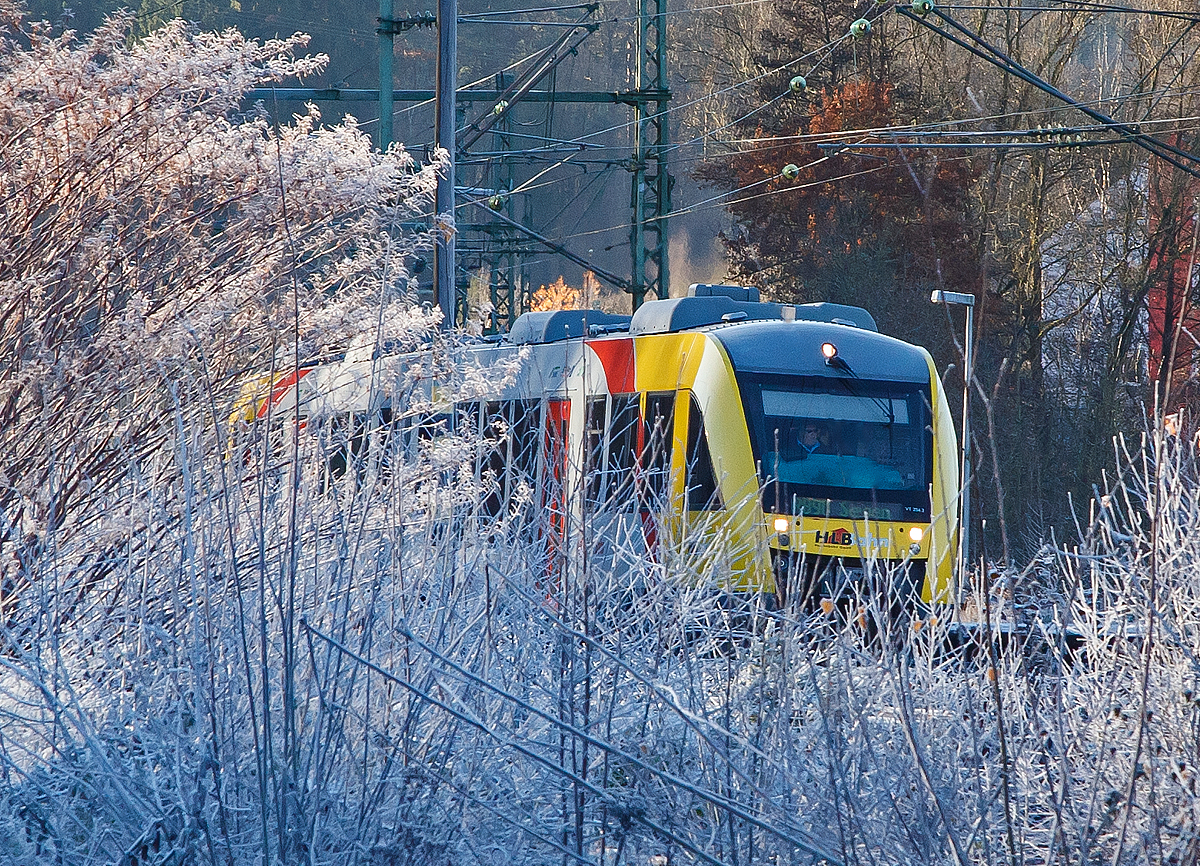 
Motiv verdeckt....
Der VT 254 (95 80 0648 154-2 D-HEB / 95 80 0648 654-1 D-HEB) ein Alstom Coradia LINT 41 der HLB (Hessische Landesbahn) fährt am 04.12.2016, als RB 90  Oberwesterwaldbahn , von Scheuerfeld/Sieg weiter in Richtung Siegen, nächter Halt Betzdorf.