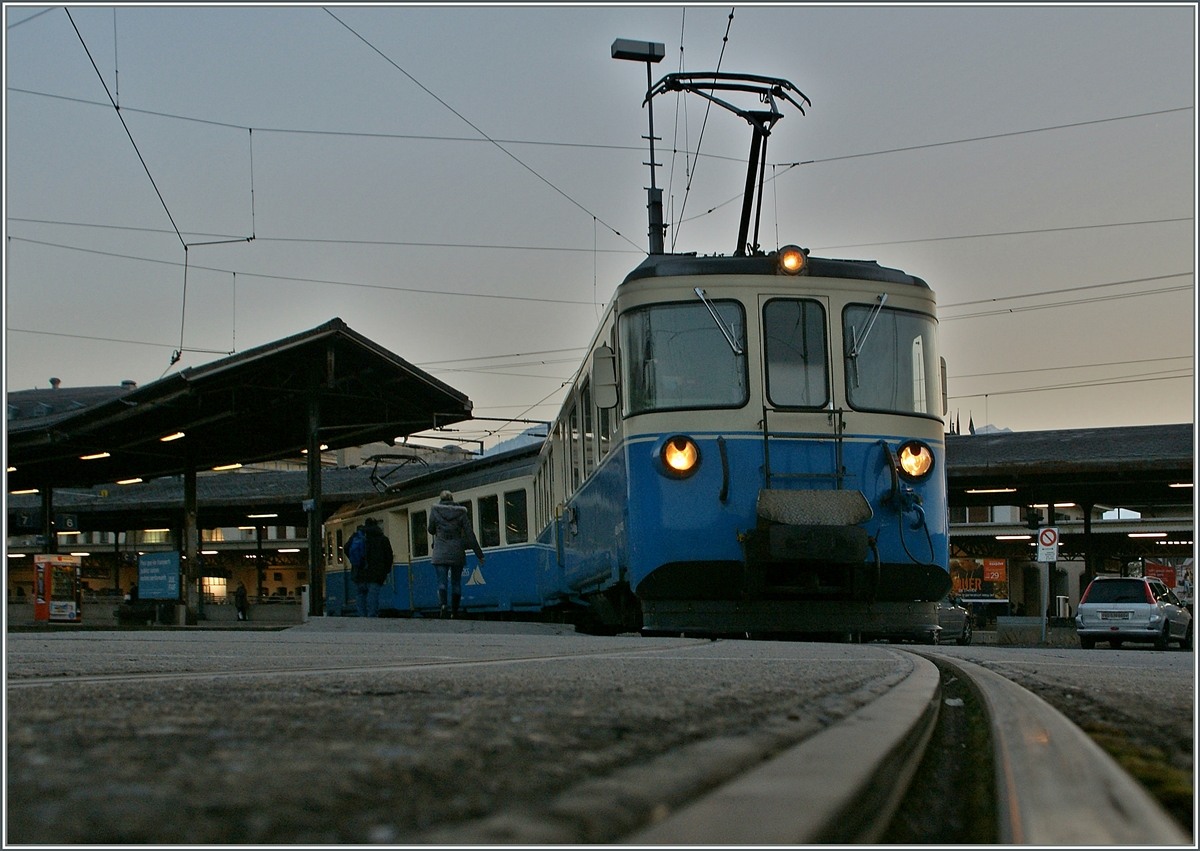 Nicht nur im Museum, sondern auch bei der CEV kann man mit der nötigen Vorsicht solche Bilder machen: Der ABDe 8/8 4003 wartet auf seine Abfahrt zurück in die Heimat.
Vevey, den 31. Jan. 2014