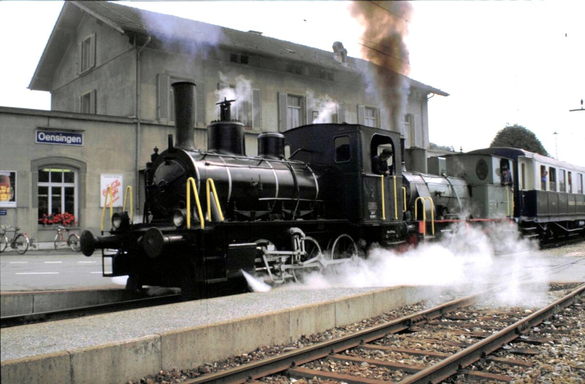 OeBB E 3/3 Nr. 1 und 2 Tigerli in Oensingen am 26.08.1984.