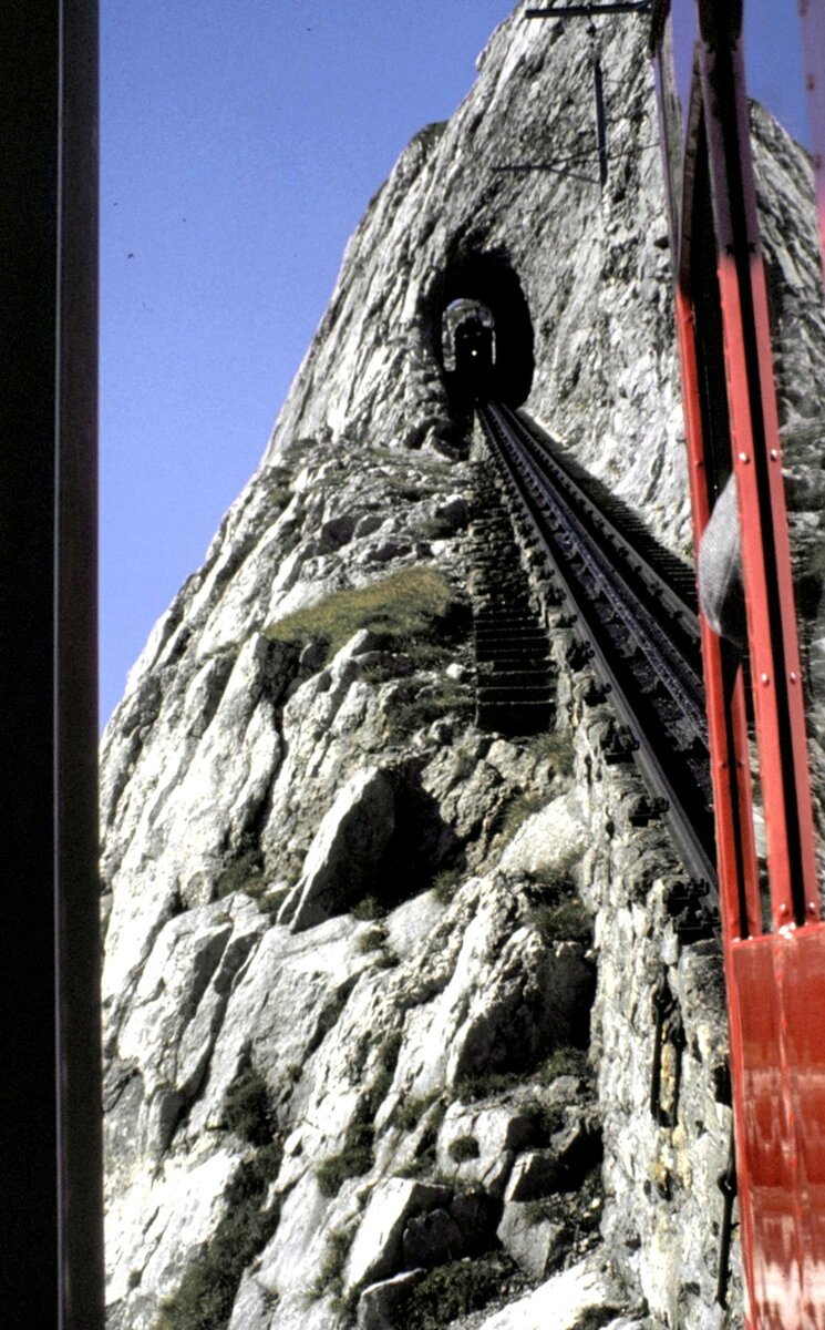 Pilatusbahn (PB) Bergstrecke am 21.09.1981.
