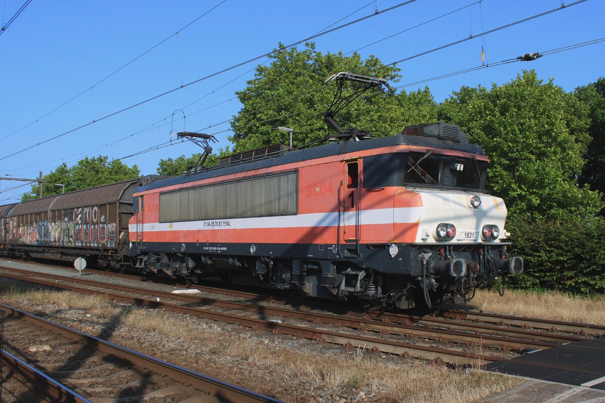 RFO 1831 verlasst am Abend von 11 Juni 2025 Oss mit ein Ganzzug nach Venlo.