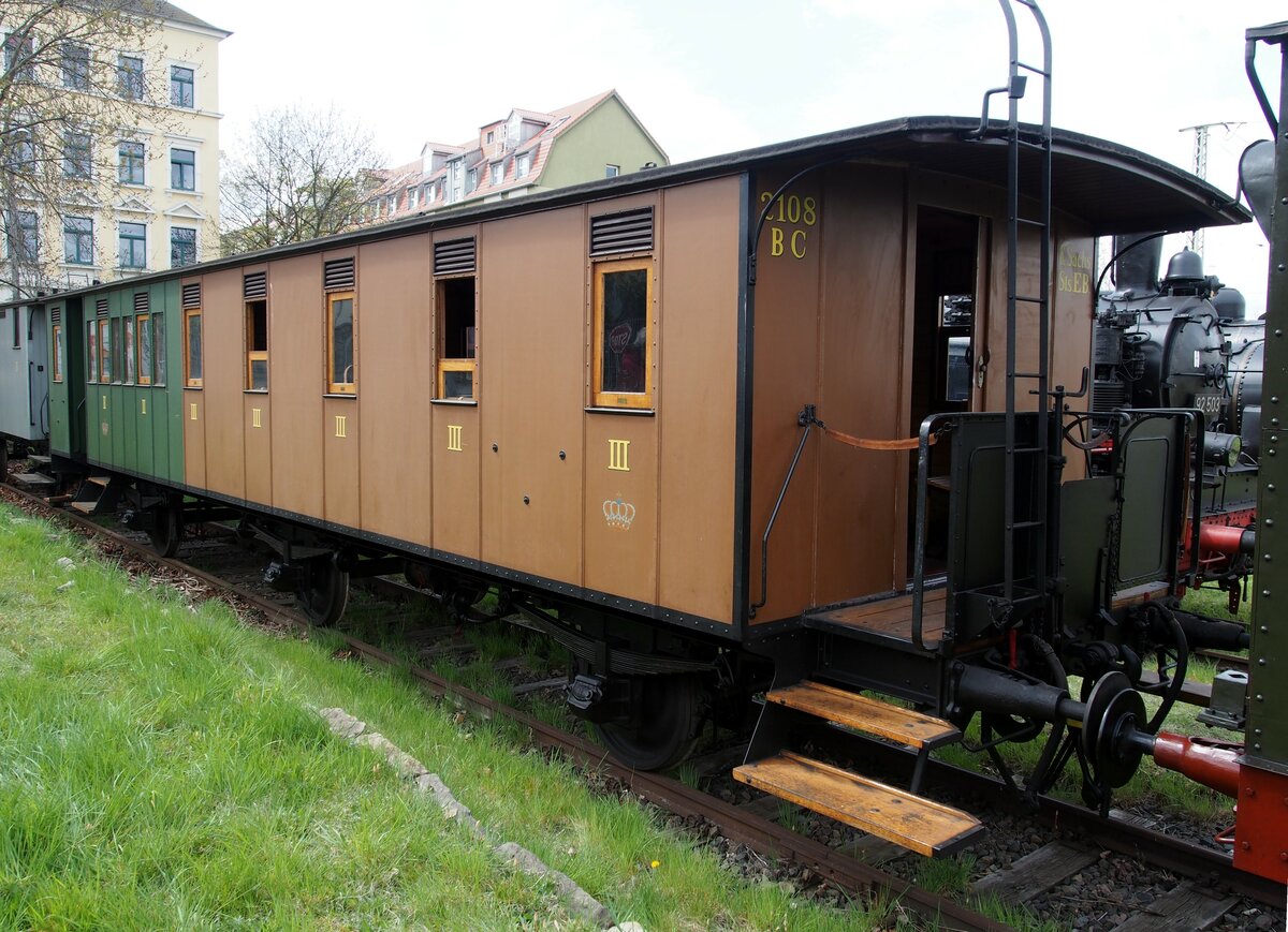 Sächsischer Personenwagen BC 2108 im Bw Dresden Altstadt beim 7.Dampfloktreffen in Dresden am 17.04.2015.