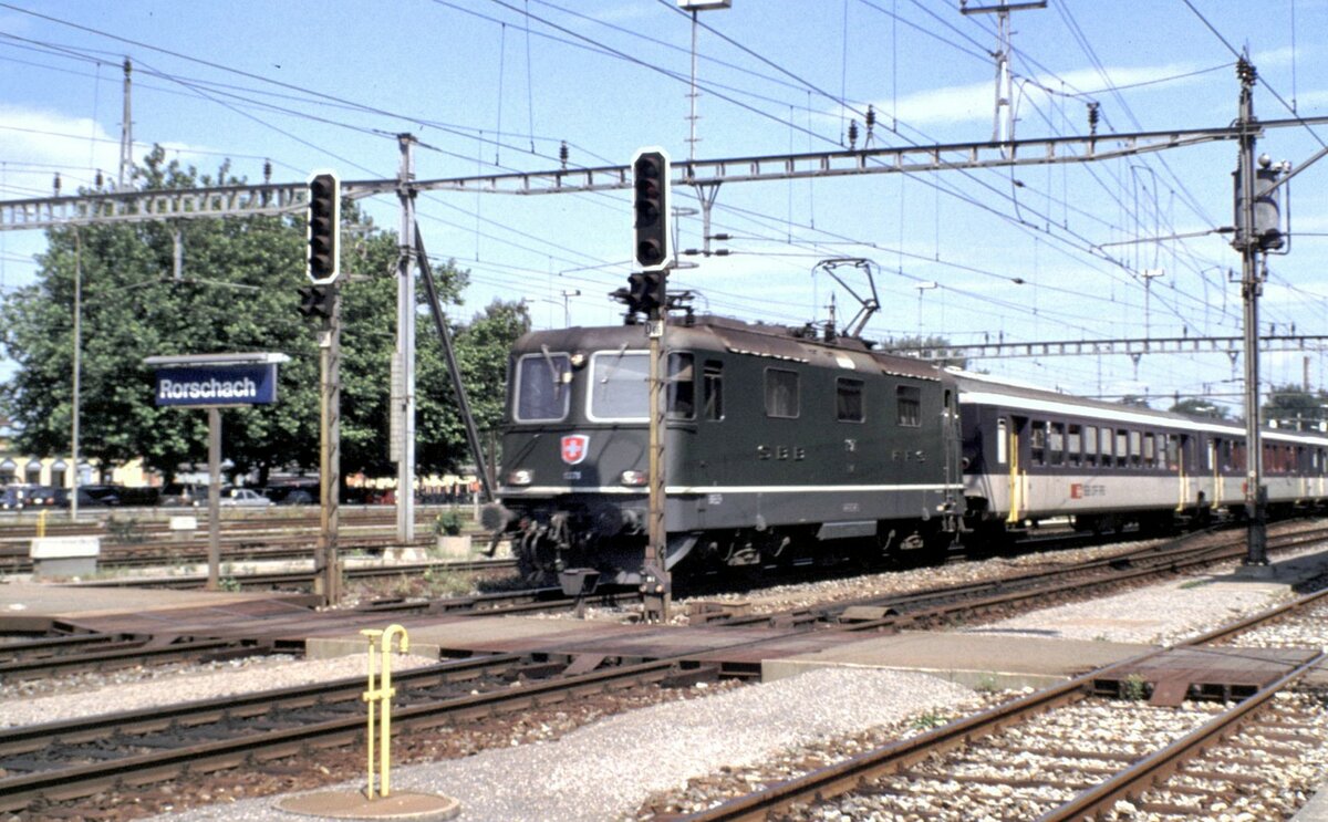 SBB Re 4/4 II Nr.11 371 in Rorschach im August 1991.