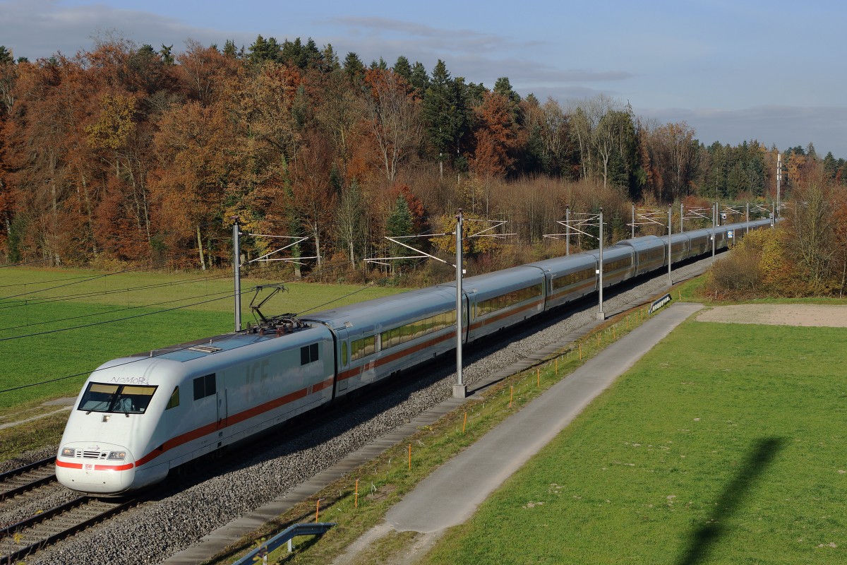 SBB/DB: ICE der ersten Generation auf der Neubaustrecke bei Koppigen in Richtung Bern fahrend am 6. Oktober 2015.
Foto: Walter Ruetsch