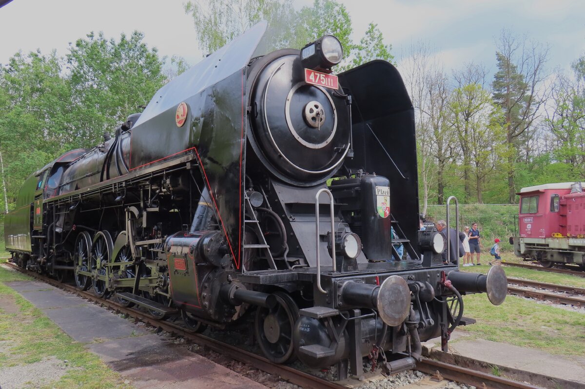Slecht�cna (Gr�fin) 475 111 steht am 10 Mai 2024 ins Bw in Luzna u Rakovnika w�hrend die dampftage des dortigen Eisenbahnmuseums.