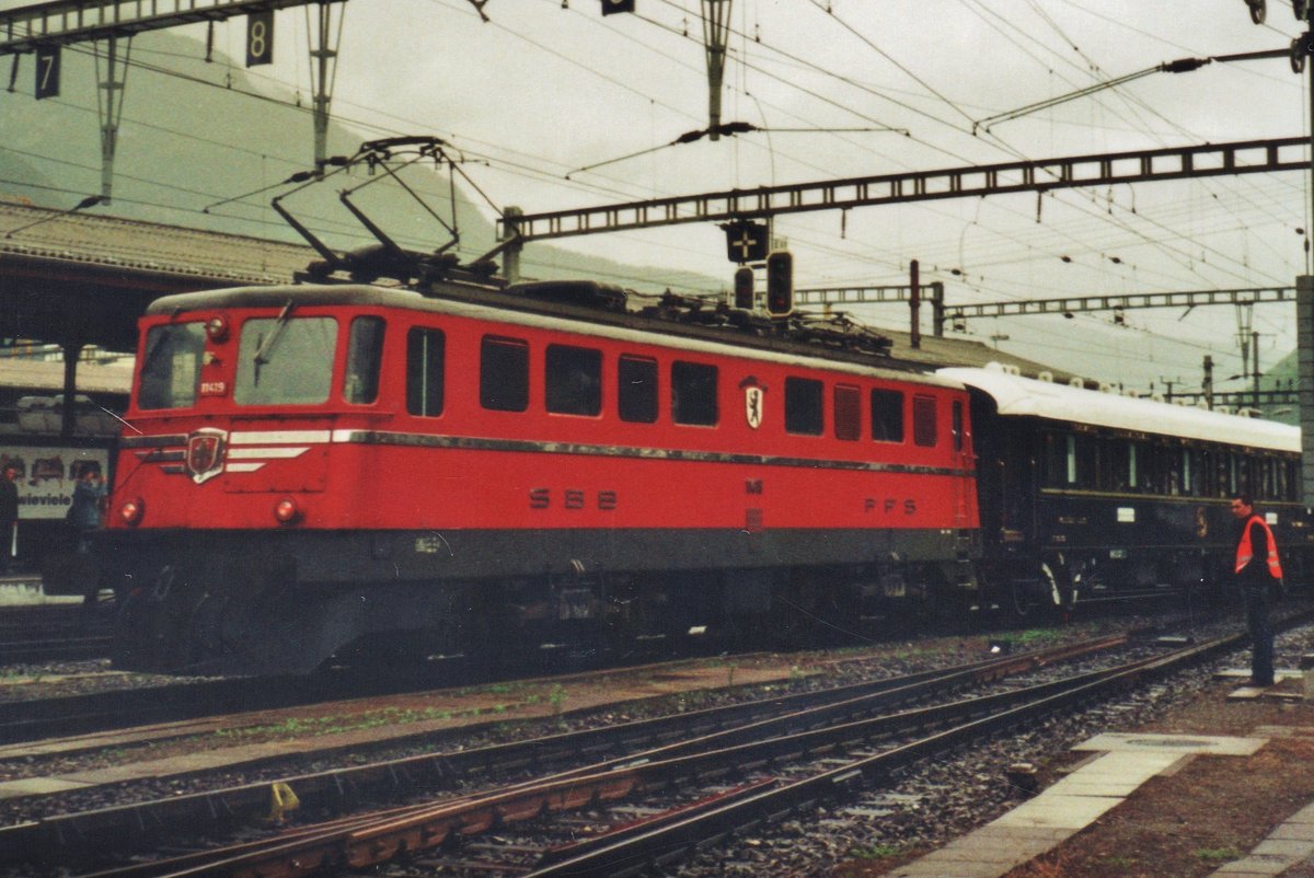 VSOE wird am 20 Mai 2006 aus Brig aus geschoben von 11419. 