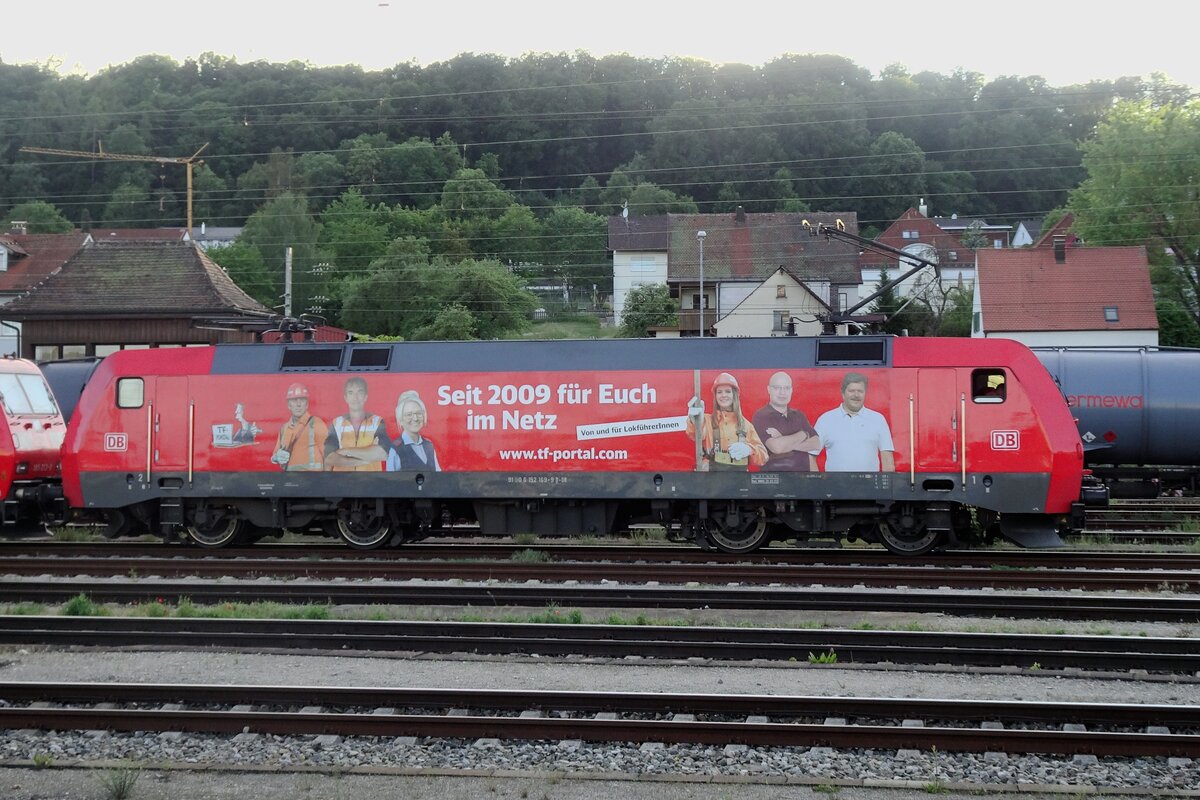 Werbelok 152 169 steht am Abend von 26 Mai 2022 in Treuchtlingen.