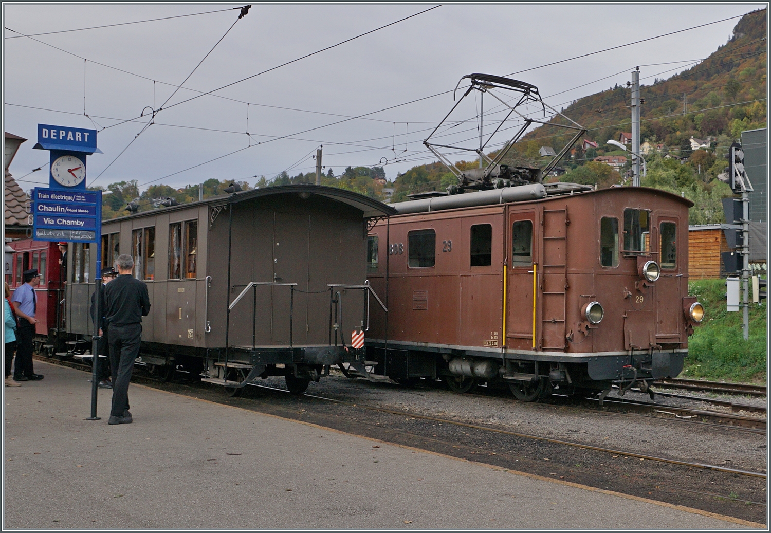  La DER de la Saison 2023  - Die BOB HGe 3/3 29  und der BOB  Kaiserwagen  der Bloany Chamby Bahn in Blonay.

29. Okt. 2023
