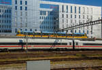 Das Bild zeigt „bildlich“ das derzeitige Drama der ICE der DB Fernverkehr, eine BLT Be 6/10 „Tango“ (der Baselland Transport AG) �berholt am 07 September 2023, bei Basel SBB /