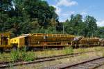 Plasser & Theurer Material-, F�rder- und Siloeinheiten MFS 38-D der Hering Bau, Burbach, abgestellt am 25.08.2012 in Betzdorf/Sieg.