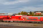   Vierachsiger Kranauslegerschutzwagen KRC 1200  D-DB 99 80 9370 069-3 (785 001) der DB Netz AG zum Eisenbahnkran KRC 1200 - 732 001 (D-DB 99 80 9 471 001-4), angestellt (stationiert) in Fulda, hier
