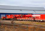 Der Notfall-Kranzug der DB Netz AG, Maschinenpool, Standort Fulda, hier am 05.10.2015 in Fulda, bestehend aus (von hinten nach vorne):    - Gegenlastwagen KRC 1200  D-DB 99 80 9377 001-9 (786 001);   