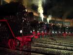 8. Dampfloktreffen in Dresden Altstadt: im Lokschuppen stehen von links 03 1010; 95 1027-2; 52 8154-8; CD 498 104; CD 475 111; 50 3501; und 01 2118-6 am 15.04.2016.