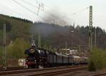 Im letzten Licht, gegen 20:10 Uhr kommt dann der zweite: Die Dreizylinder-Schnellzuglok 01 1066 der UEF, ex DB 012 066-7 zieht den zweiten Sonderzug der Eifelbahn, auf der R�ckfahrt von Gie�en, �ber