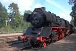 Am 6 September 2025 ist es wieder Terug-naar-Toen (Zur�ck ins Damals) bei der VSM und deren 50 3654 steht mit ein Dampfpendel in Loenen und wird zehn Minuten vor der Abfahrt nach Beekbergen fotografiert.