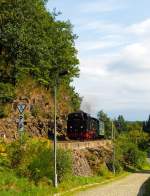 Die 99 1771-7 der Wei�eritztalbahn, ex (DB) DR 099 736-1, ex DR 99 771 erreicht am 26.08.2013 mit ihren Personenzug den Bahnhof Seifersdorf.