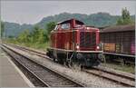 Der Bahnhof Weizen ist weit weniger romantisch als der Bahnhof Zollhaus Blumberg; trotzdem gab es auch hier ein paar Fotomöglichkeiten: die Diesellok 211 041-9 (92 80 1211 041-9 D-NeSA) vor dem