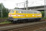 Am 1 Juni 2012 lauft Wiebe 216 012 um in Hamburg-Harburg.