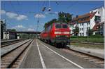 Von M�nchen kommend, erreicht diese beiden DB 218 mit der Spitzenlok 218 416-6 Lindau, wo eine SBB Re 421 den Eurocity zur Weiterfahrt nach M�nchen �bernimmt.