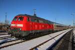 Am Nachmittag von 14 Februar 2026 zieht 218 321 der IC 2375 aus Niebüll nach Itzehoe, wo einer 101er den Diesellok ersetzen wird.